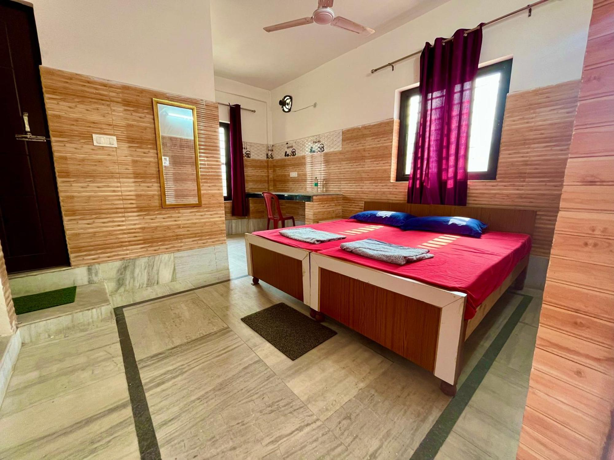 Laxmi Lodge Rishīkesh Esterno foto